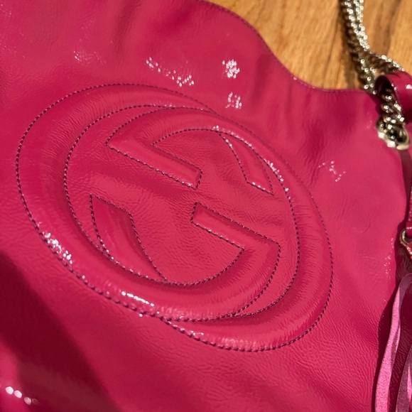 Authentic Fuchsia Gucci SoHo bag - Picture 5 of 11